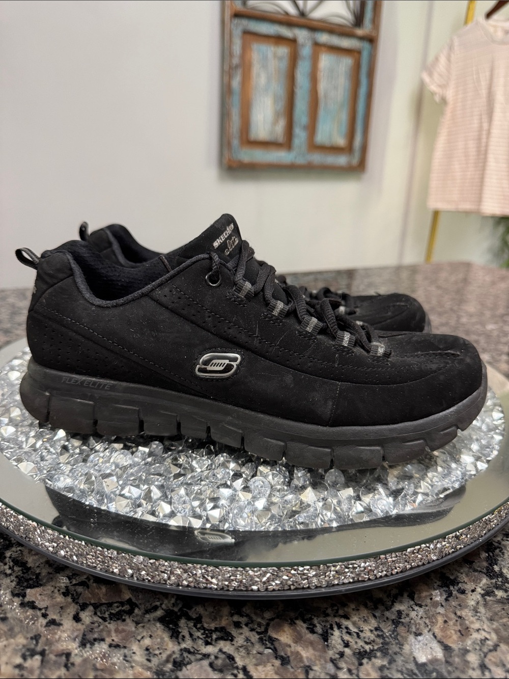 Skechers Elite suede Black Women’s Flex-Lite Lace-Up Sneakers EUC 8.5